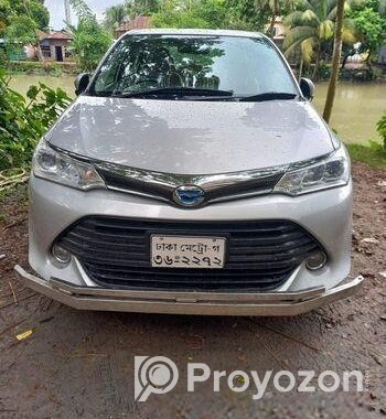 Toyota Axio Hybrid 2015