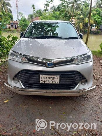 Toyota Axio Hybrid 2015