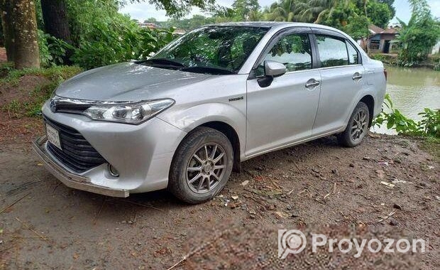 Toyota Axio Hybrid 2015
