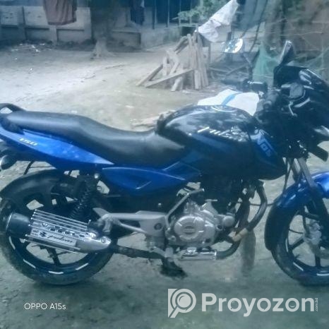 Bajaj Pulsar 150 . 2017