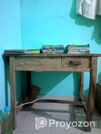 চেয়ার ও টেবিল একসাথে