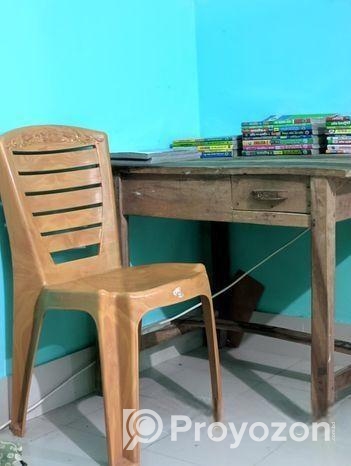 চেয়ার ও টেবিল একসাথে