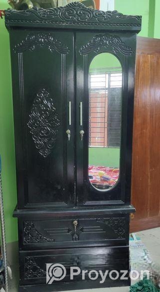 আলমারি বিক্রি হবে