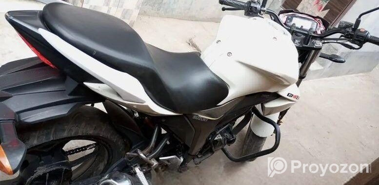 Suzuki Gixxer Monotone . 2015