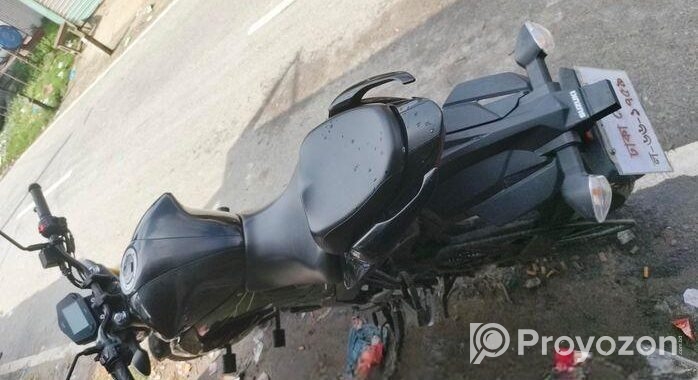 Suzuki Gixxer . 2025