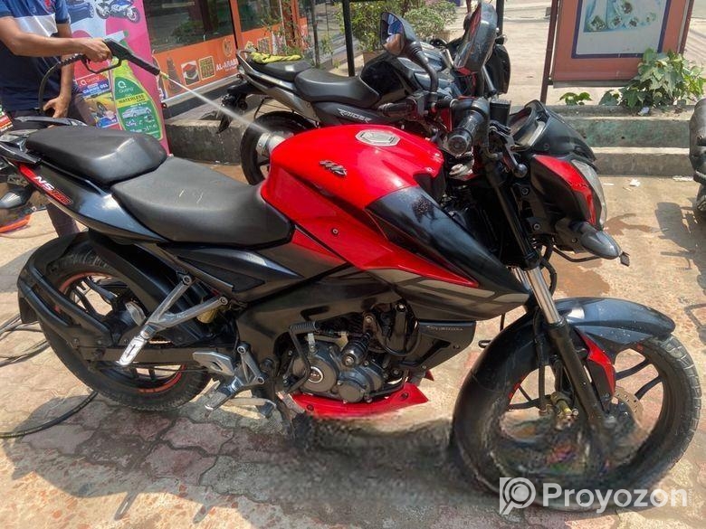 Bajaj Pulsar NS 160 . 2018