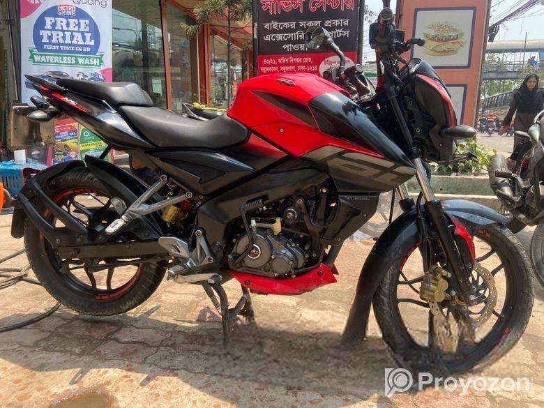 Bajaj Pulsar NS 160 . 2018