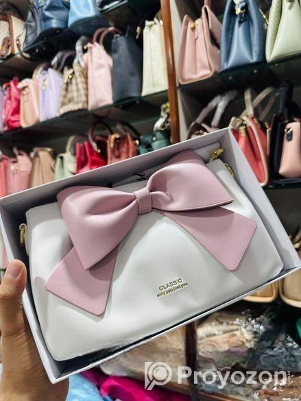 স্টাইলিশ ব্যাগ – আপনার ফ্যাশনের সেরা সঙ্গী!