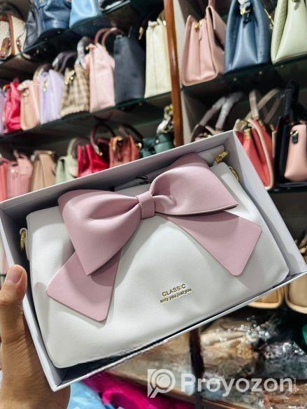 স্টাইলিশ ব্যাগ – আপনার ফ্যাশনের সেরা সঙ্গী!