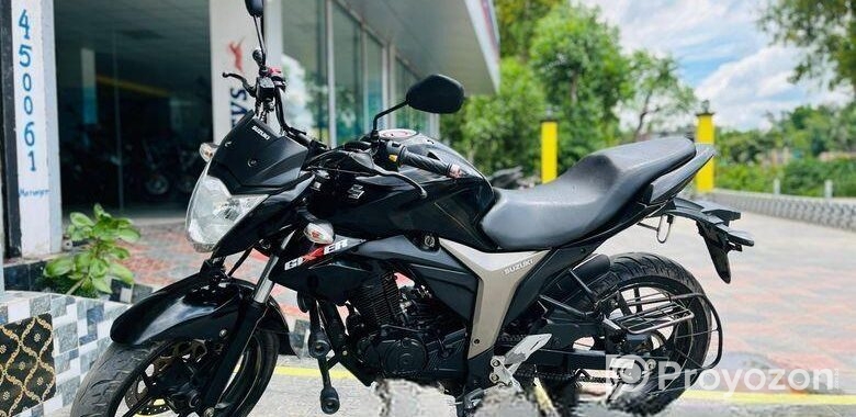 Suzuki Gixxer . 2023