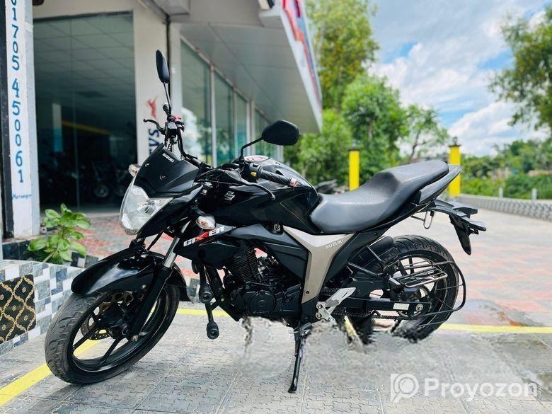 Suzuki Gixxer . 2023