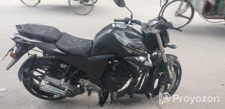 Yamaha FZs V2 . 2023