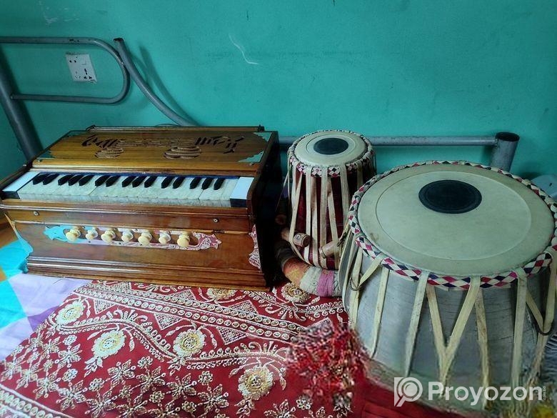 হারমোনিয়াম বিশেষ প্রয়োজনে বিক্রি করব।