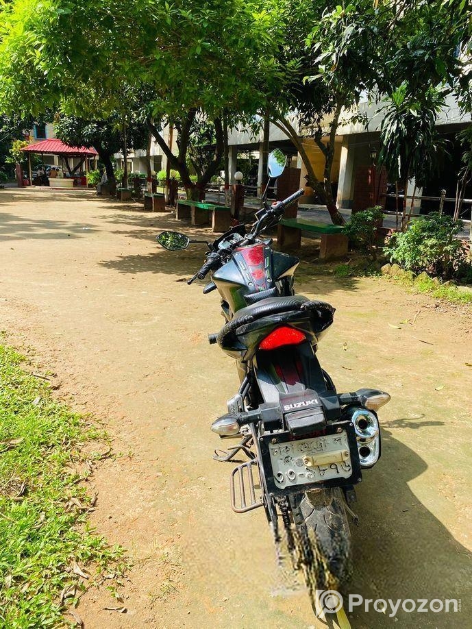 Suzuki Gixxer Monotone fresh 2017