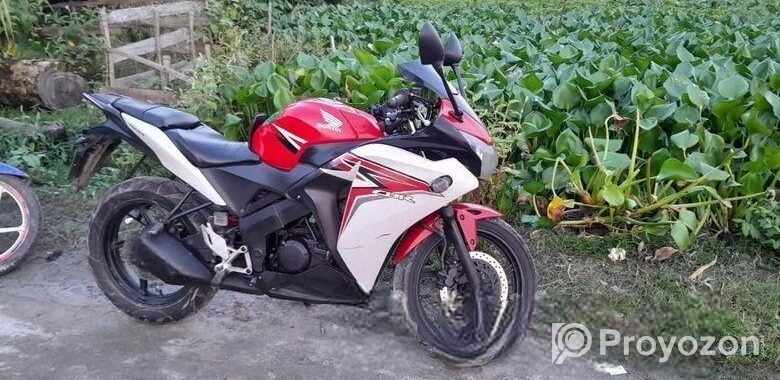 Honda CBR ` 2016
