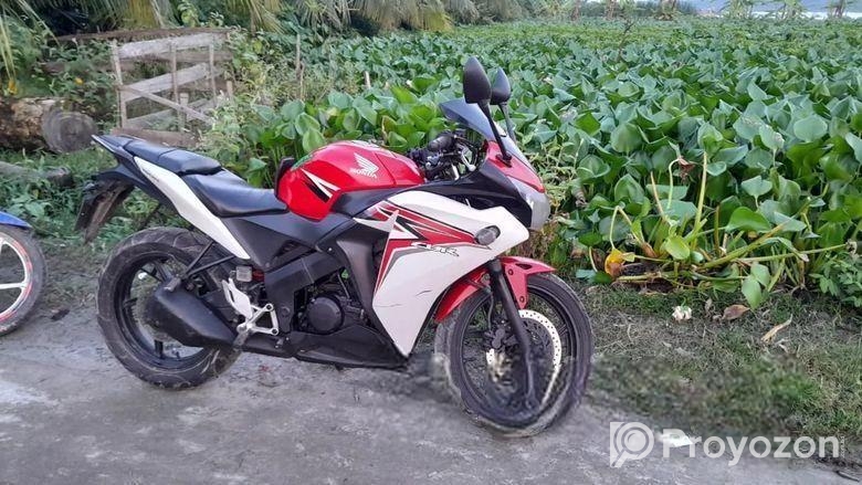 Honda CBR ` 2016