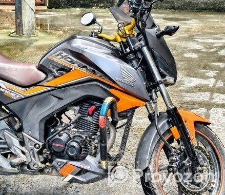 Honda Hornet . 2019