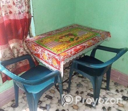 দুটি চেয়ার ও একটি টেবিল বিক্রি করব