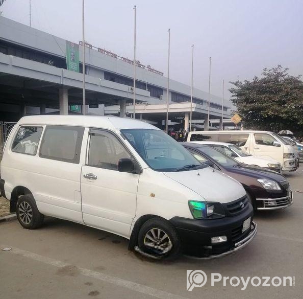 Toyota Noah 2004