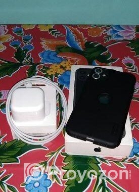 Apple iPhone 11 . (Used)