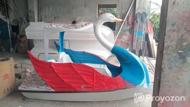 GRP SWAN Paddleboat