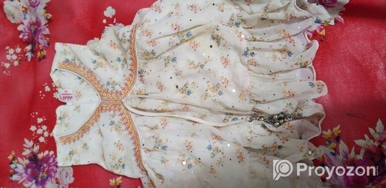 মেয়ে বাচ্চাদের পোশাক