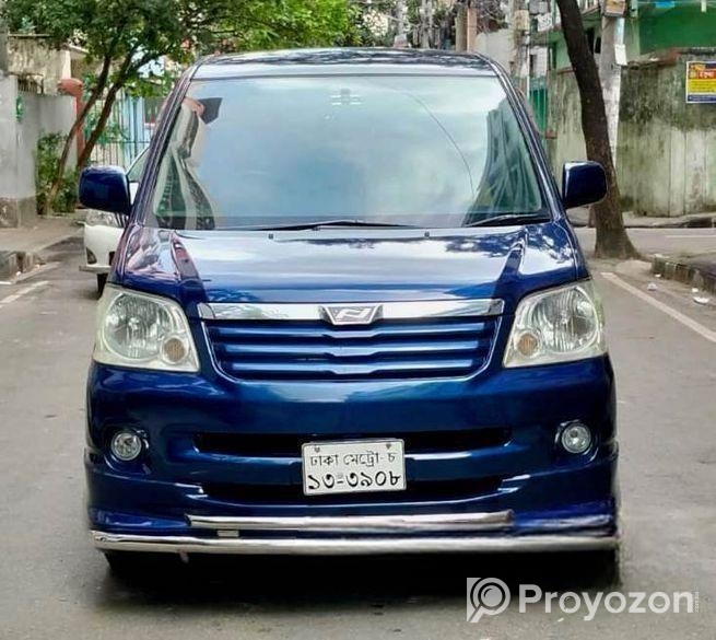 Toyota Noah X 2002