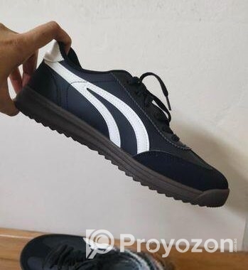 Sneakers shoes
