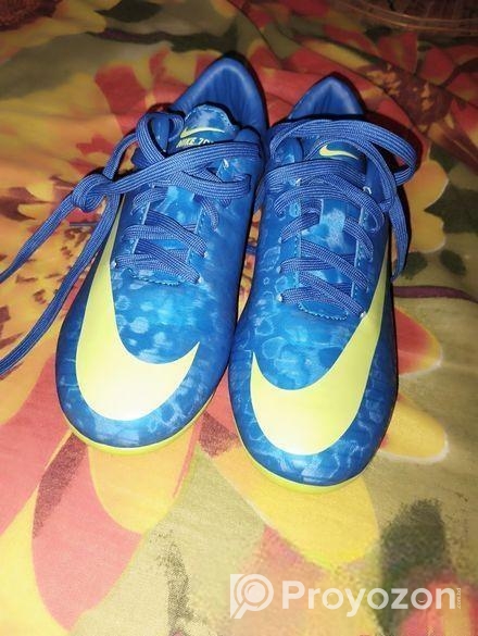 It is a vary beavtiful boots