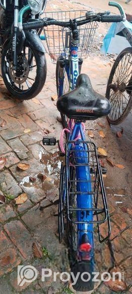 একটি বাইসাইকেল বিক্রি করা হইবে।