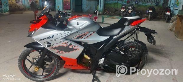 Suzuki Gixxer SF . 2023