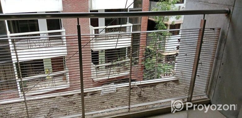 very nice 2200 sft 3 Bed room apt rent in banani