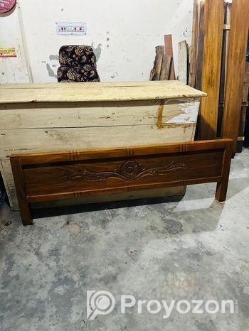 রেন্ডি কাঠের খাট