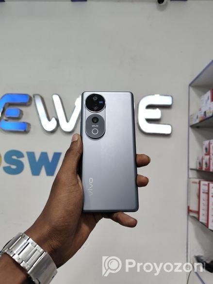 Vivo V 40 PRO 12/512 (Used)