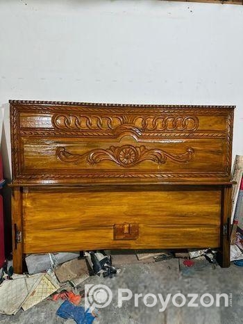 রেন্ডি কাঠের খাট