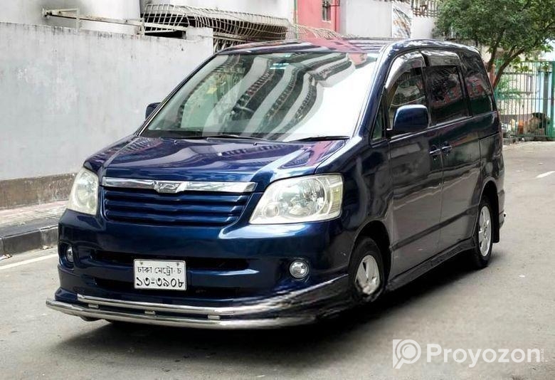 Toyota Noah X 2002