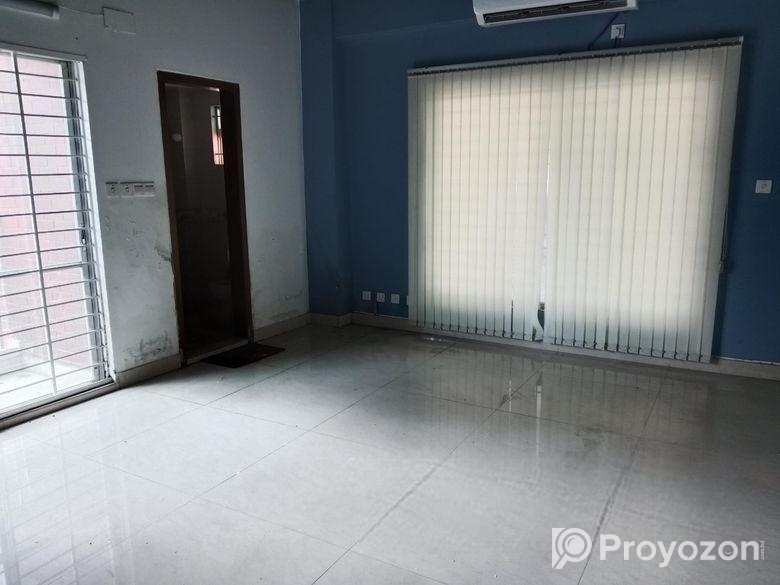 very nice 2200 sft 3 Bed room apt rent in banani