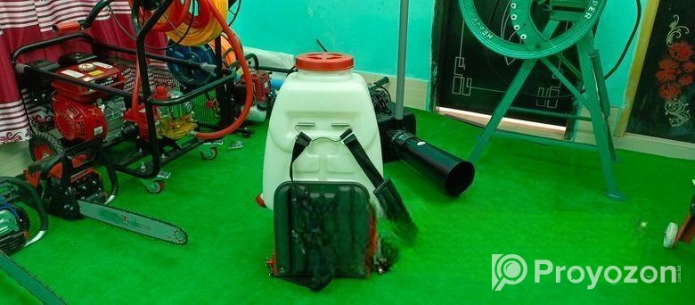 “রোদে পুড়ে, ঘামে ভিজে… পুরনো সেই হ্যান্ড স্প্রে ন