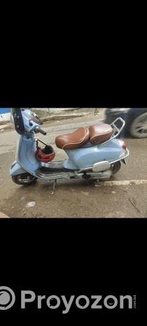 Vespa Elegante 150 . 2019