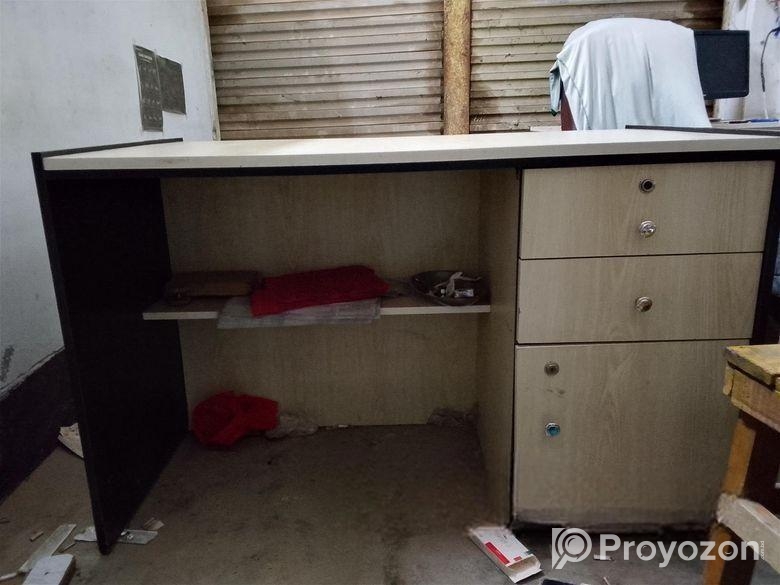 Office Desk + Boss Chair Computer Table