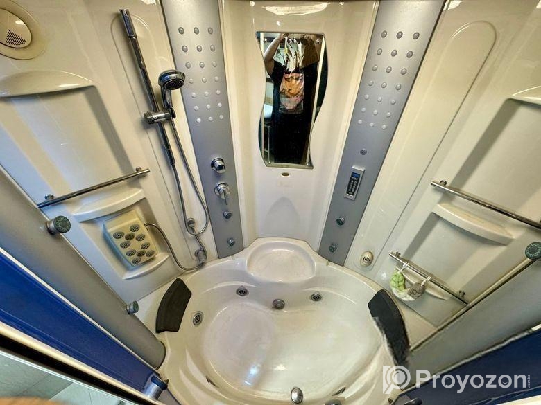 Jacuzzi Automatic Bathtub