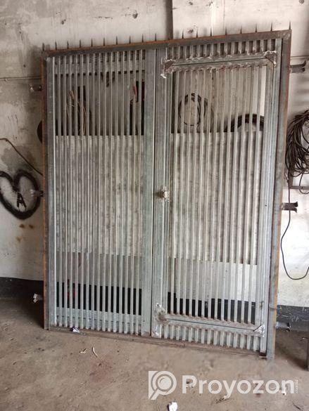 স্টিলের দরজা