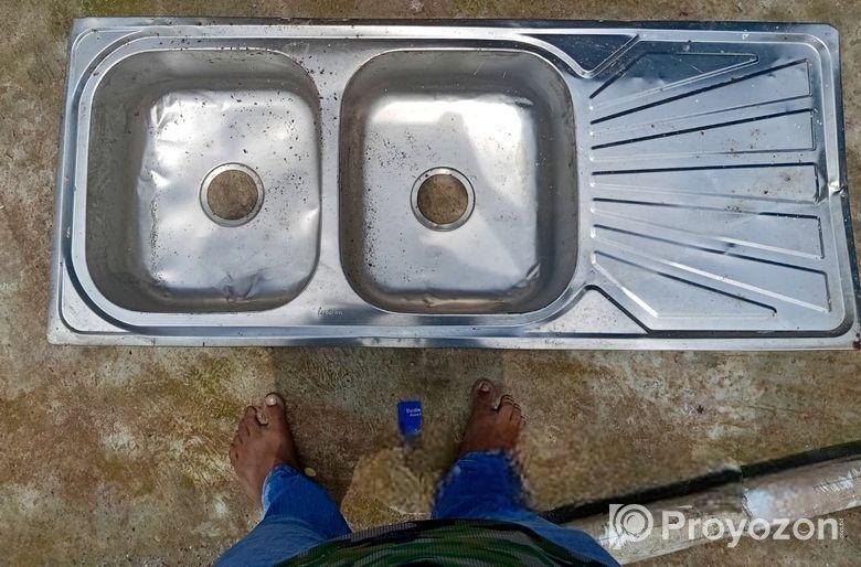 একটি ভেসিন বিক্রয় করা হবে ।