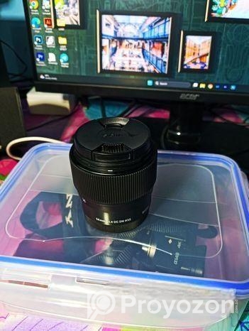 Sigma 56 Mm 1.4 Lens