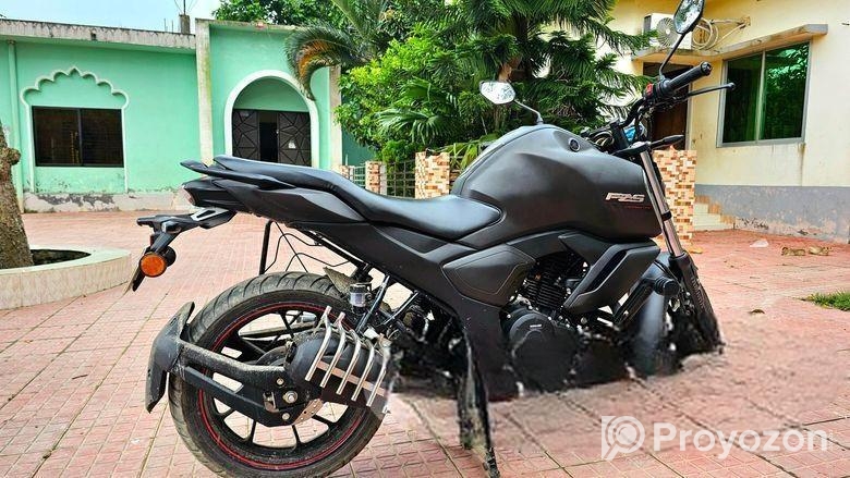 Yamaha Fzs V4 . 2025