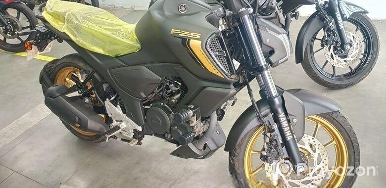 Yamaha FZS BLACK 2025