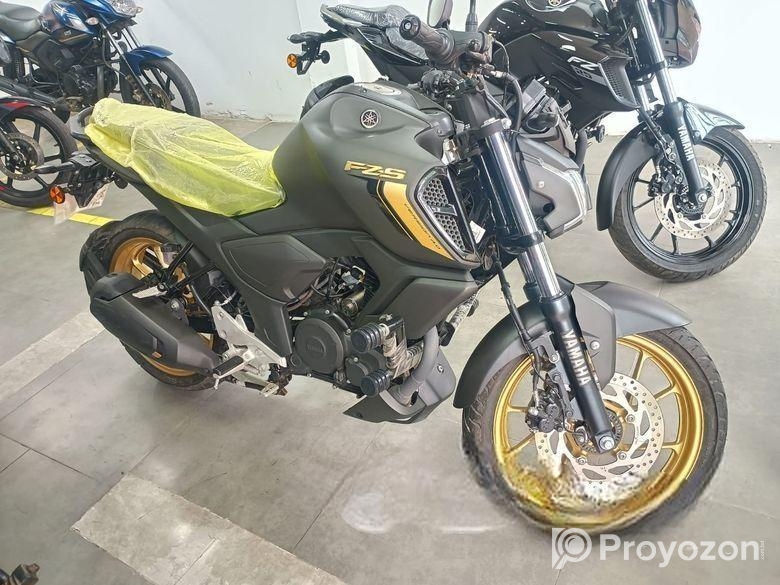 Yamaha FZS BLACK 2025