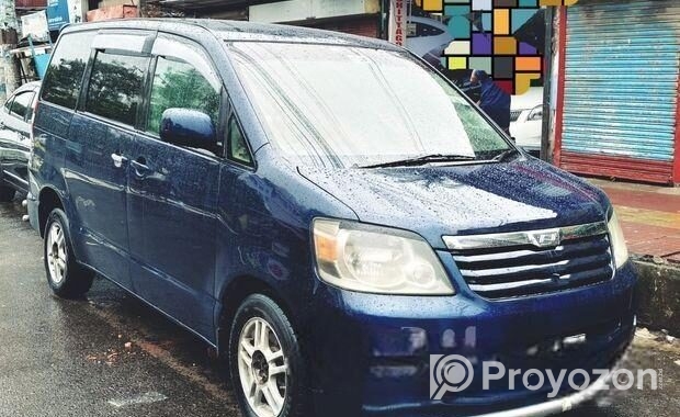 Toyota Noah X 2003