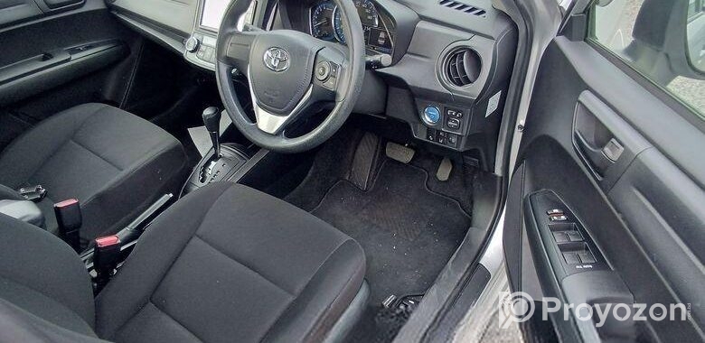 Toyota Axio EX Silver R/45000 km 2020