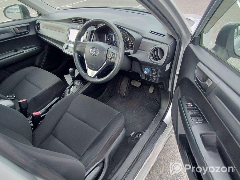 Toyota Axio EX Silver R/45000 km 2020
